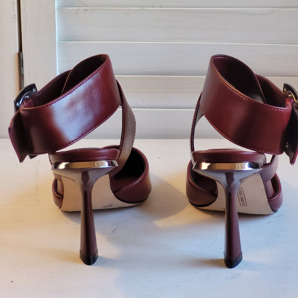 $59 NWT (8) Vince Camuto Leather Buckle Pump - Picture 3 of 12